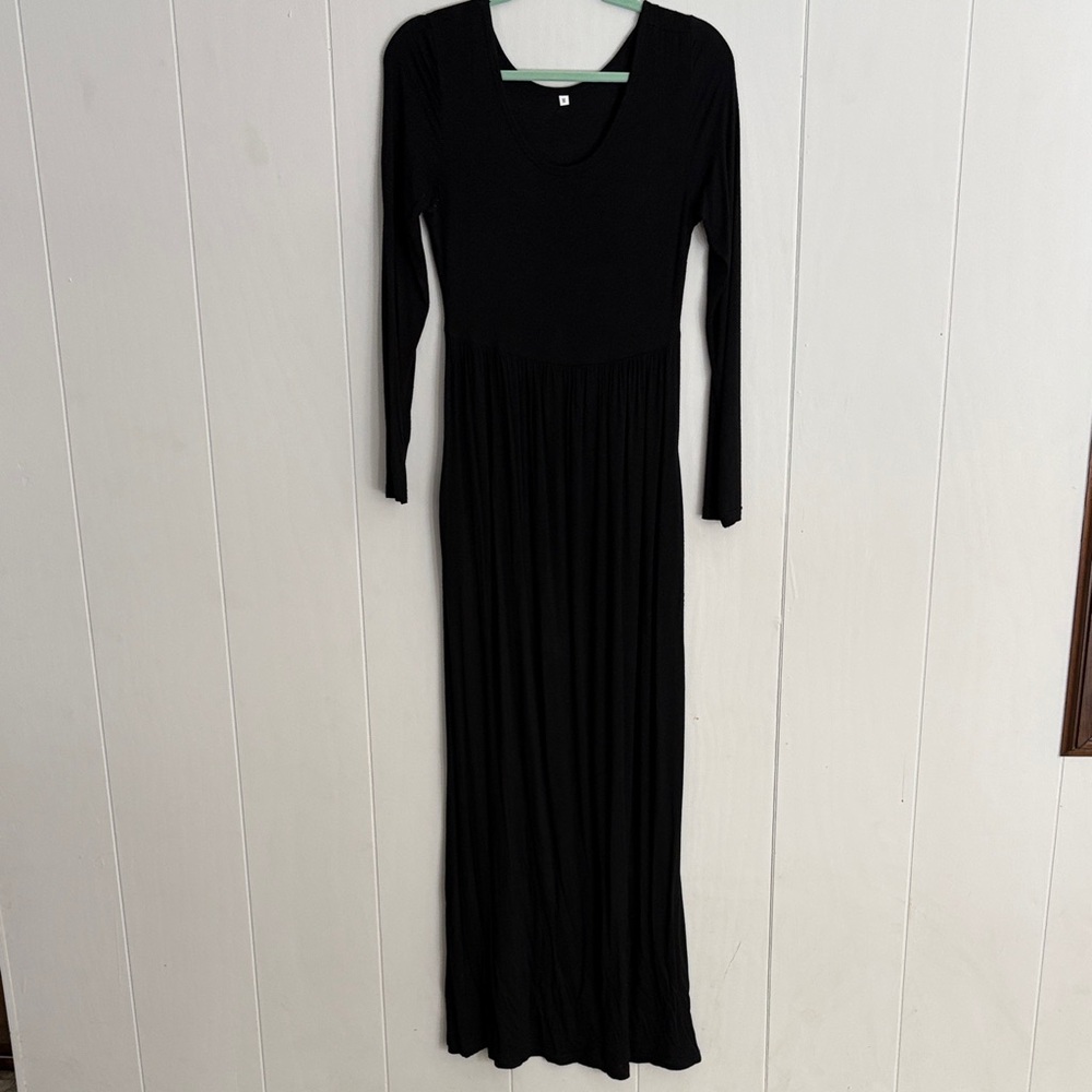 🟩Black Flowy Long Sleeve Maxi Dress - Picture 2 of 9